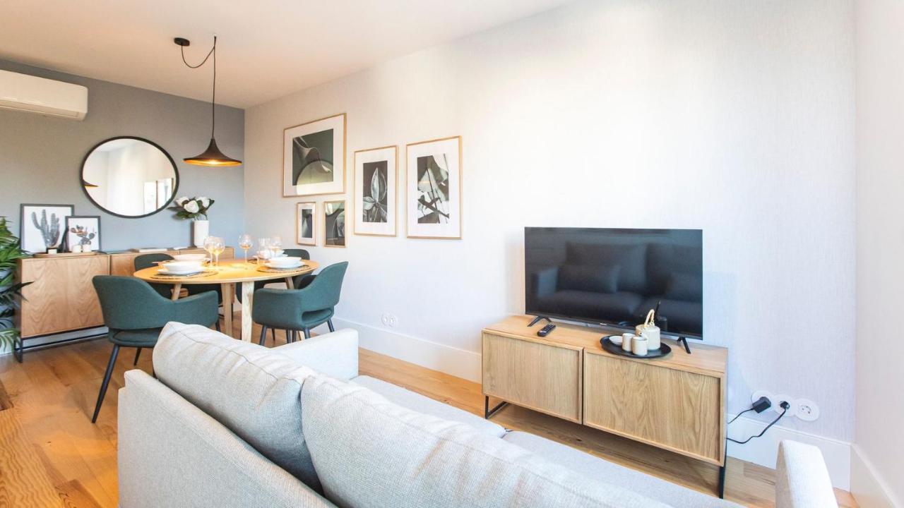 Stylish Studio W/ Ac & Balcony By Lovelystay Porto Kültér fotó